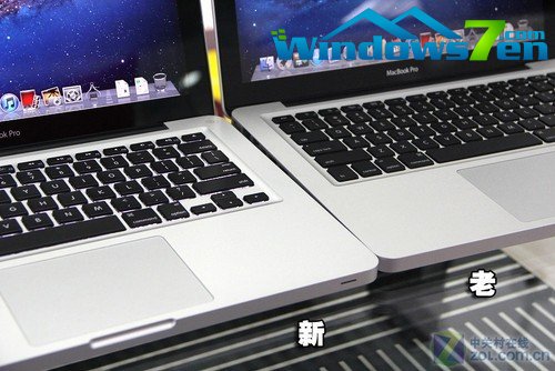 掌托位置对比，新款 MBP 在模具方面没有任何变化。（注：老款 MBP 也是有键盘背光的，只不过今天没有开启而已。）