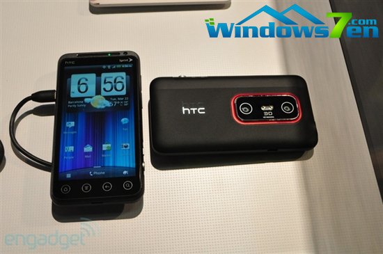 HTC首款双核机EVO 3D抢先试玩